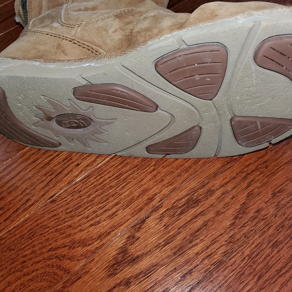 UGG - Picture 4 of 4